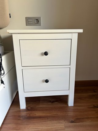 Due comodini Ikea in vendita