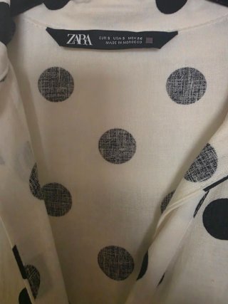 Blusa Zara lunares blancos y negros