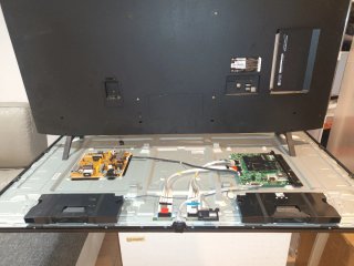 Televisor LG -- para recambios (( pantalla rota ))