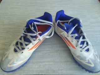 botas fútbol turf adidas F50 34 + otras de regalo