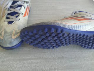 botas fútbol turf adidas F50 34 + otras de regalo