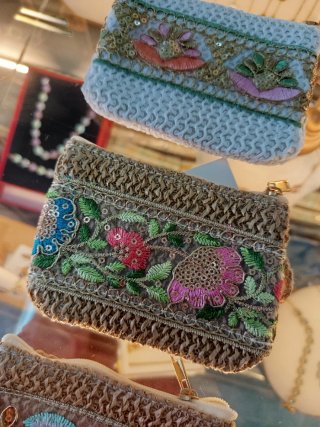 2 Porta-moedas bordados