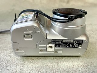 Nikon Coolpix 4300 + Accesorios