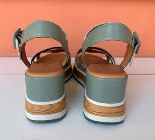 Sandalias Carmela Piel Cuña T39 Como Nuevas