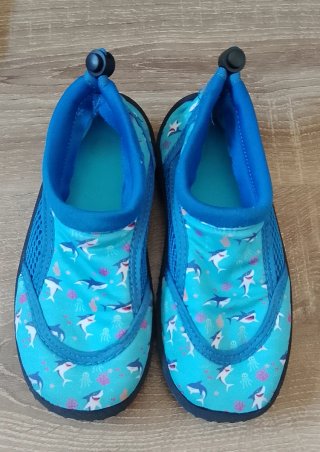 Escarpines azules con tiburones Talla 25