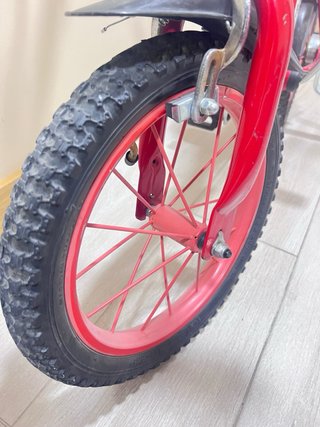 Bicicleta infantil B'Twin 14” con ruedines