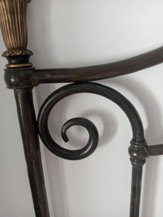 Cabezal de cama de forja y dorado