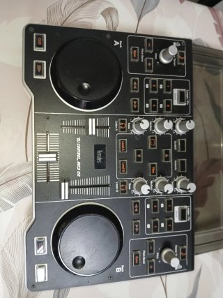 Mesa de mezclas DJ Hercules MP3 e2