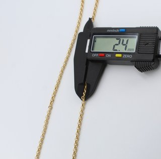 Cadena de oro de 18k. Peso: 8.65 gr.