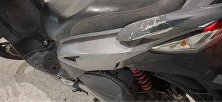 Moto Sym 125cc Scooter Plata y Negro