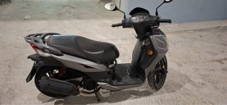 Moto Sym 125cc Scooter Plata y Negro