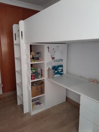 Litera IKEA SMÅSTAD con armario y escritorio