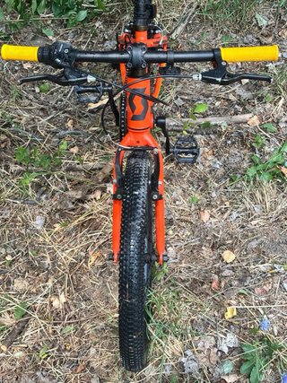 Bicicleta Scott 20 con cambio Shimano