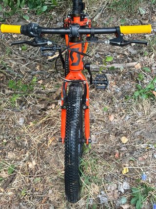 Bicicleta Scott 20 con cambio Shimano