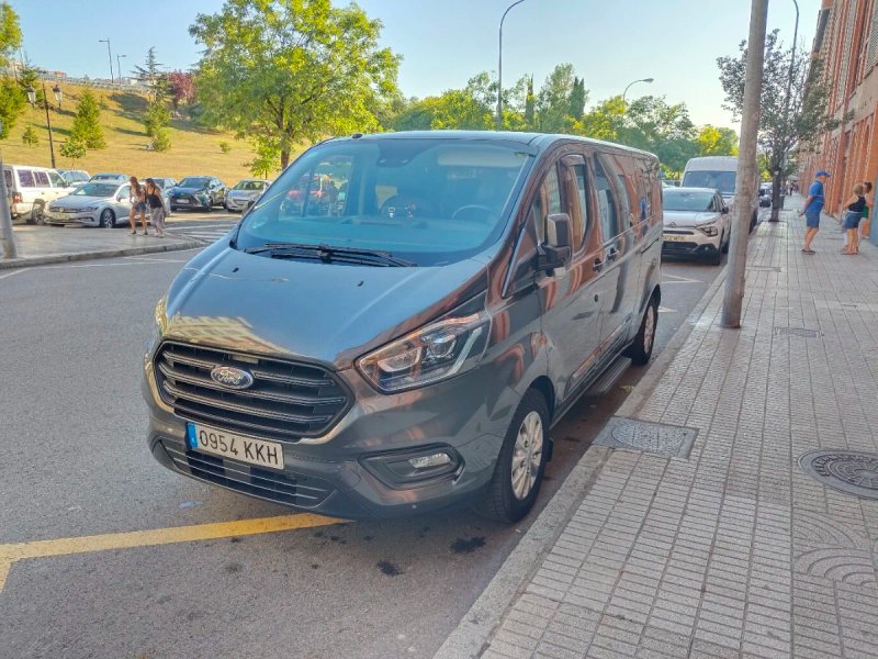 Ford Tourneo Custom 2018 - foto 1