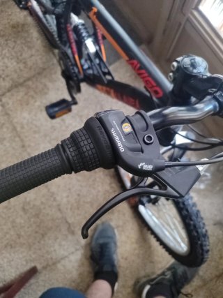 Bicicleta Avigo Killer 20 Negra/Naranja