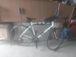 Bicicleta de carretera Scott blanca
