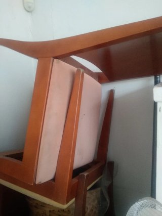 Sillas de madera y tela