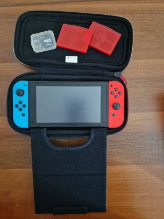 Nintendo switch pari nuovo *bundle*