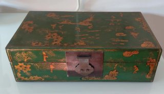 Caja china de madera ,pintada a mano