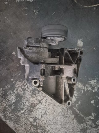 Soporte Compresor A/C BMW X5 30i
