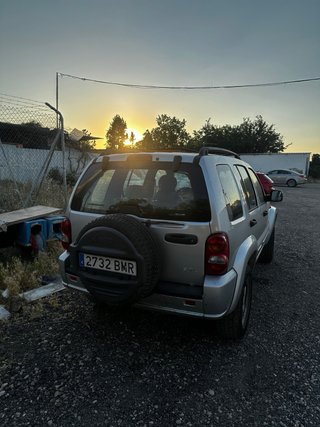 Jeep Cherokee 2001 roto