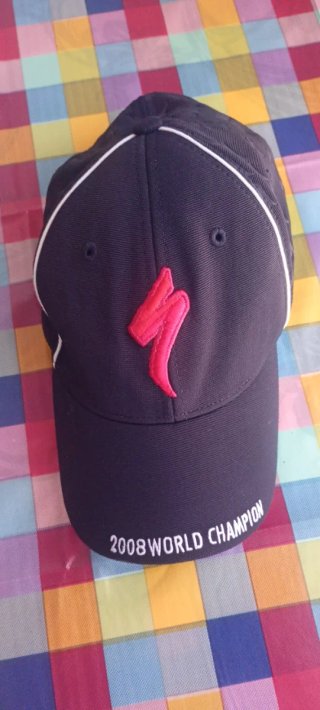 Lote 3 Gorras Chico Quiksilver,Specialized y Fox