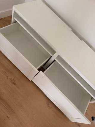 Mueble TV Ikea blanco.  120 largo,40 alto,40 ancho