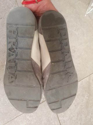 Zapatillas Prada Blancas y Grises