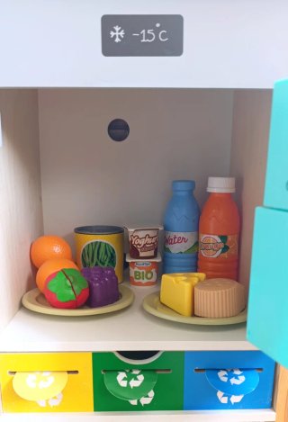 Cocinita de madera Montessori con accesorios