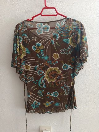 Blusa Bershka estampada transparente