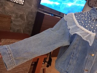 Chaqueta vaquera perlas y volantes