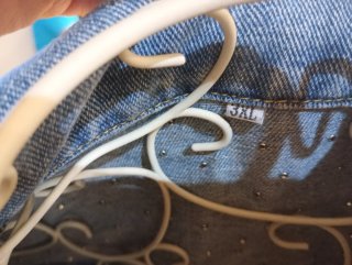Chaqueta vaquera perlas y volantes