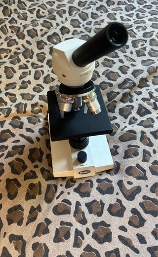 Microscopio Motic serie SFC-100