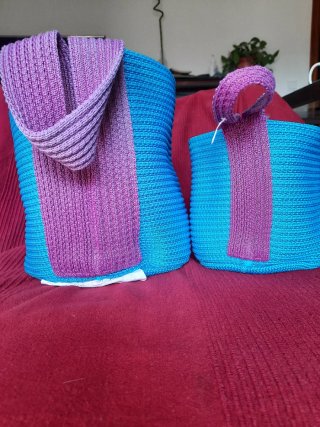 Cestas de tela Ikea azules y moradas