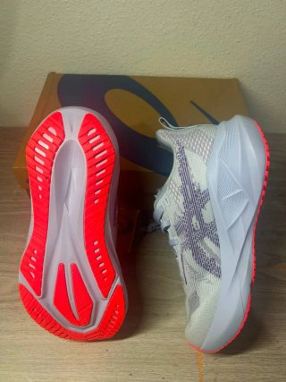 Asics Novablast 5 Tokyo Rosa talla 39