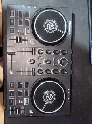Mesa de mezclas numark party mix II