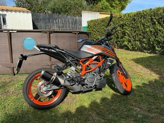 KTM Duke 125cc 2023 Negra Naranja