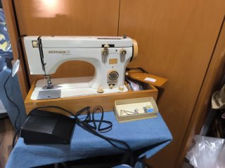 Maquina de coser Wrtheim eléctrica antigua