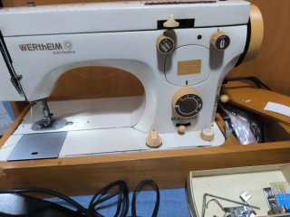 Maquina de coser Wrtheim eléctrica antigua