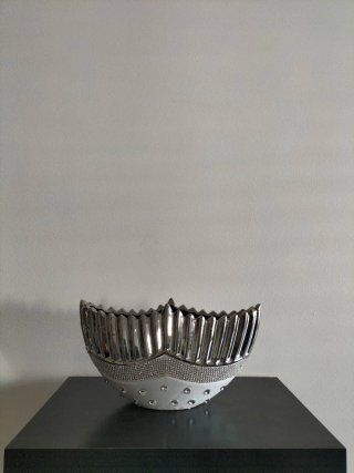 Jarra Decorativa Cerâmica Prata e Branca