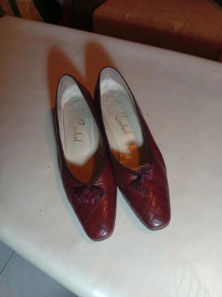 Zapatos marca Rachel talla39 color Granates