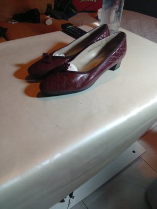 Zapatos marca Rachel talla39 color Granates