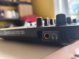 Mesa de mezclas Hercules P32 DJ