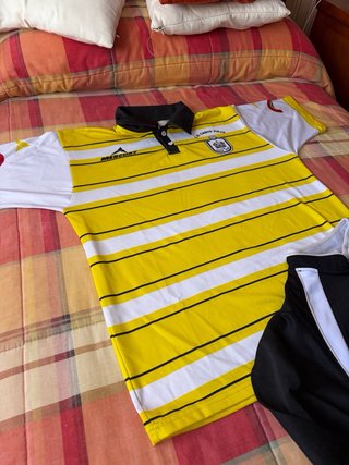 Sudadera y Camiseta Deportiva
