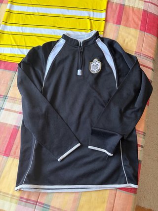 Sudadera y Camiseta Deportiva