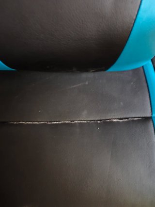Silla gaming azul y negra