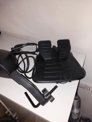 Volante Thrustmaster Universal Challenge + Pedales