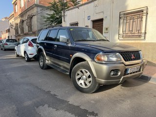 Mitsubishi Montero 2003