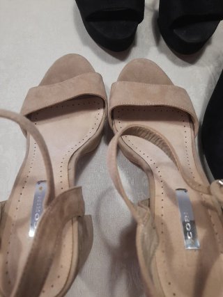 Botines y Sandalias Mujer Negro y Beige